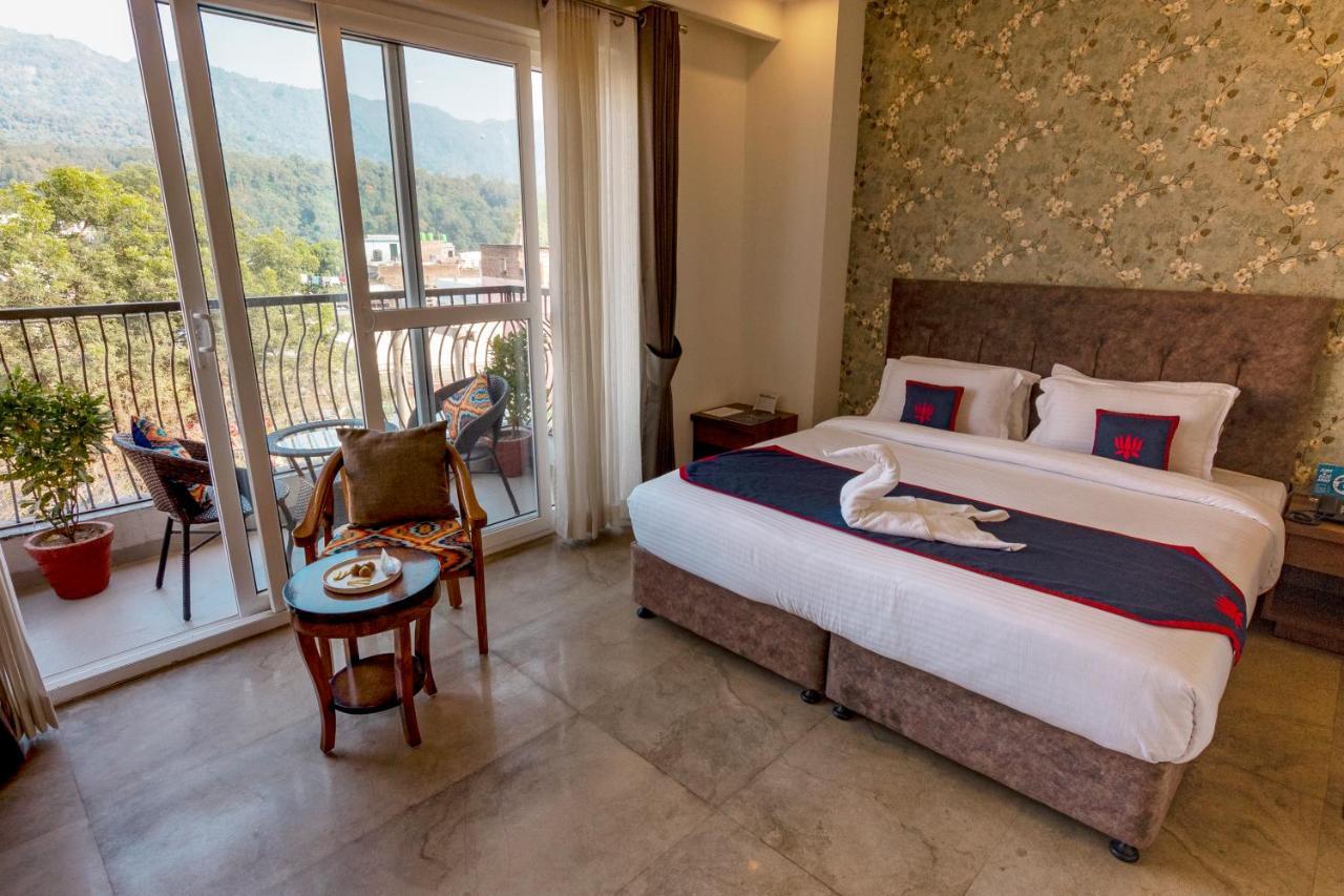 Holywater Hotel By Ganga Kinare #150 Mts From Ganga Ghat Rishīkesh Esterno foto