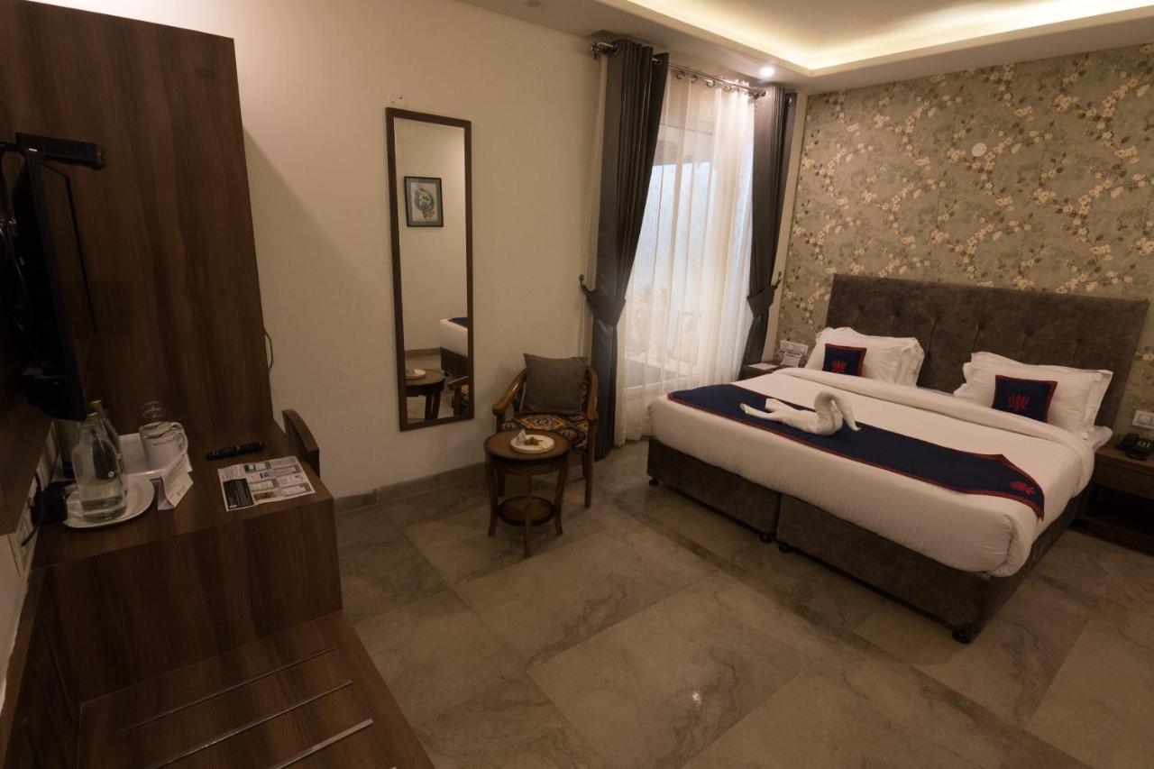 Holywater Hotel By Ganga Kinare #150 Mts From Ganga Ghat Rishīkesh Esterno foto